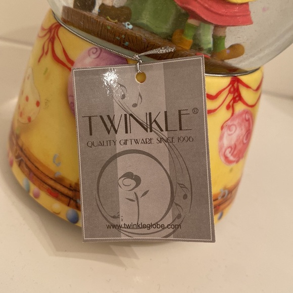 🎁gift idea🎁 Twinkle crystal ball ✨ - Picture 3 of 6